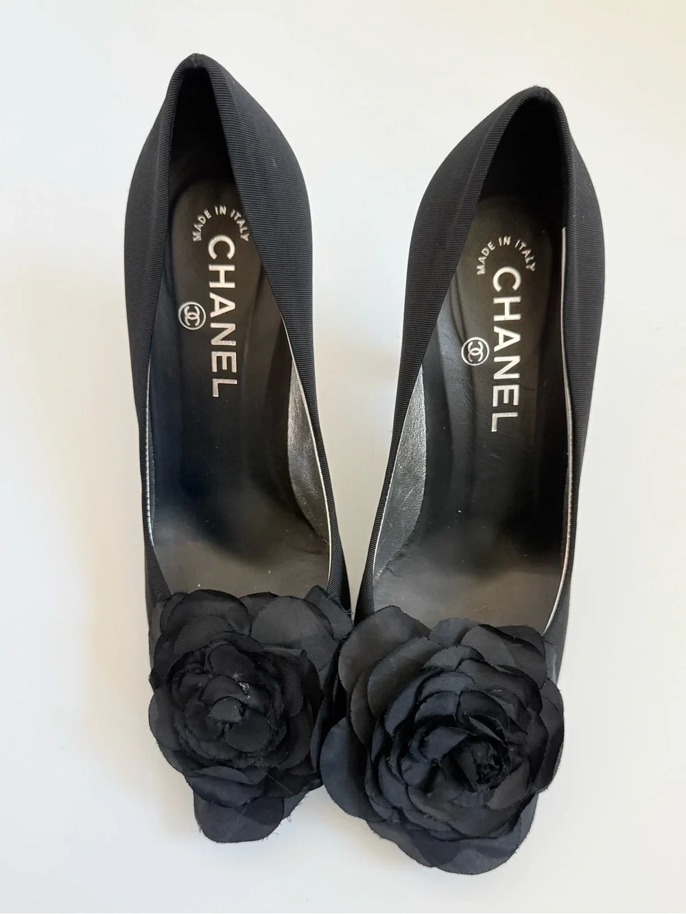 Chanel G27473 Camellia Flower Satin Pumps Silver CC Heels Karl Era EU 38